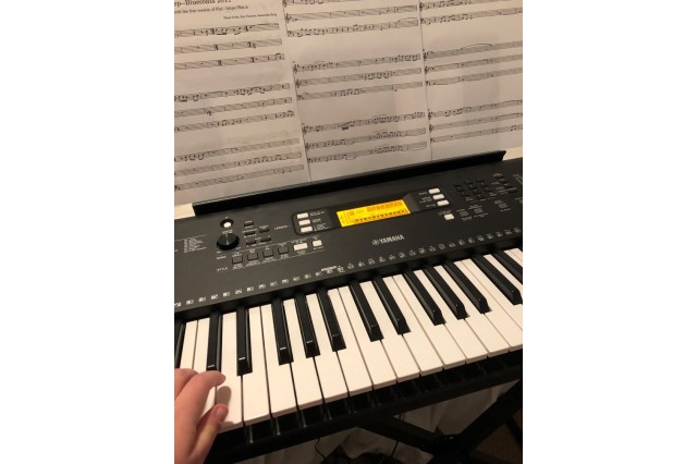 keyboard with music notes