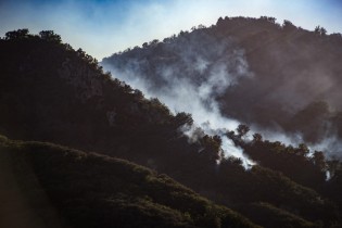 The Woolsey Fire in Southern California seen from Malibu Canyon Road.